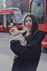 Чорна жіноча толстовка з капюшоном oversized