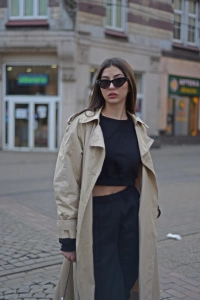 Чорна коротка толстовка crop top